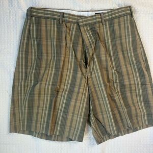 Daniel Cremieux Men’s 38 Green plaid stripped shorts